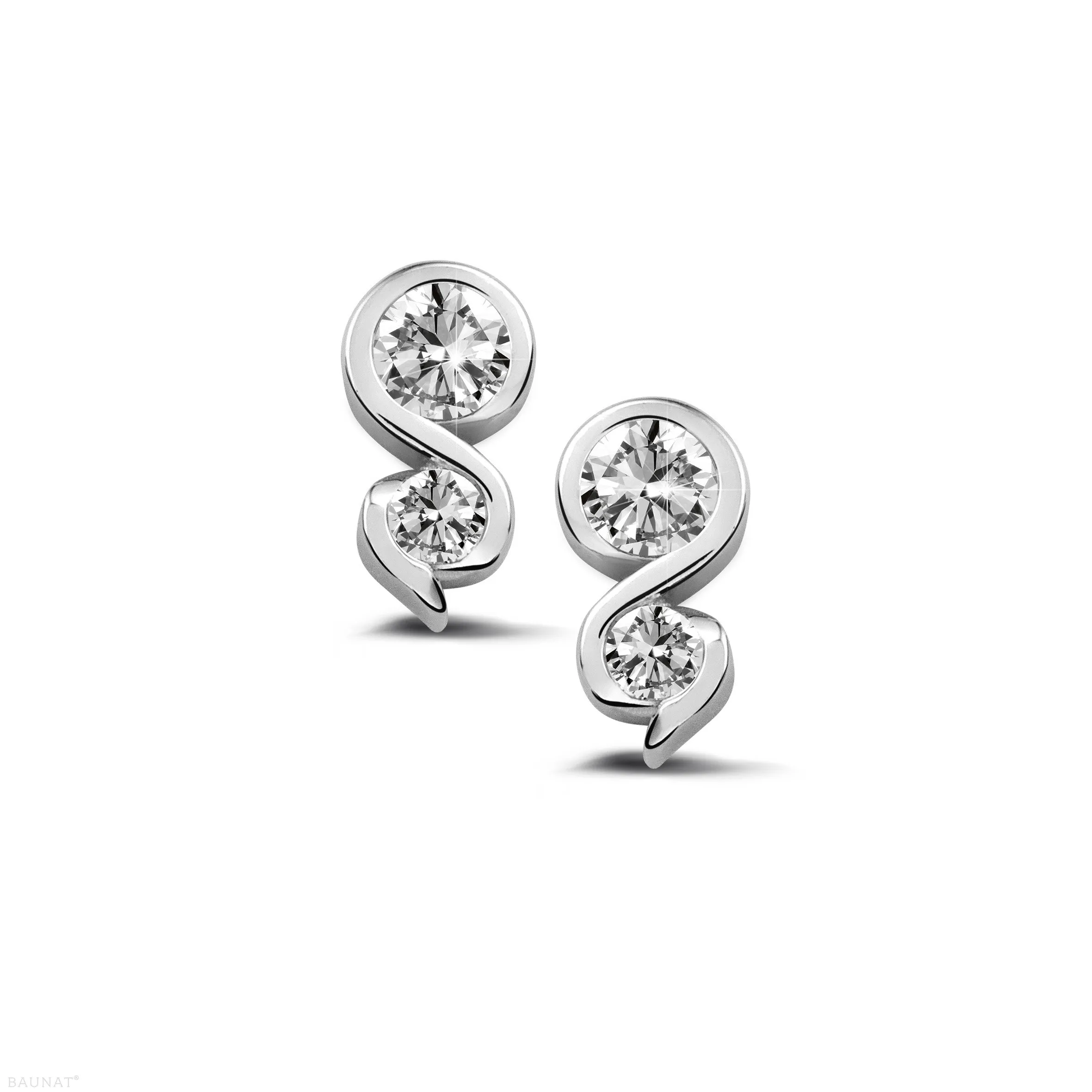 0.44 quilates pendientes diamantes en platino 