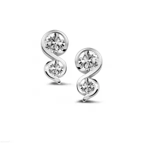 0.70 quilates pendientes diamantes en platino 