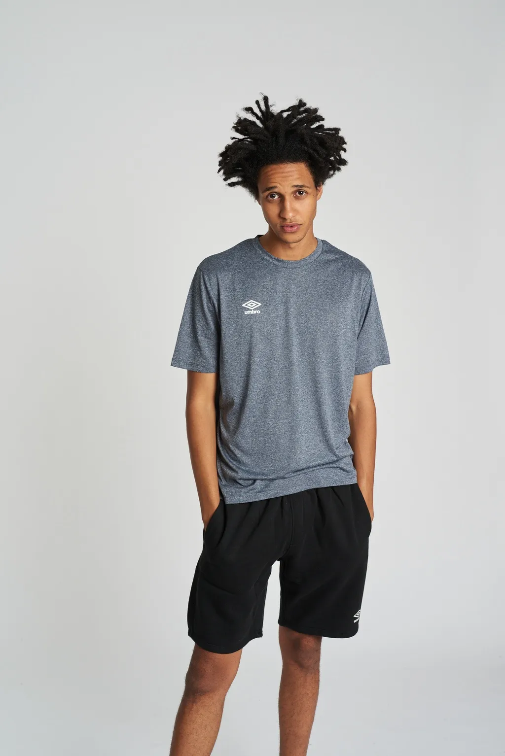 Camiseta Umbro Essentials Poly Grey