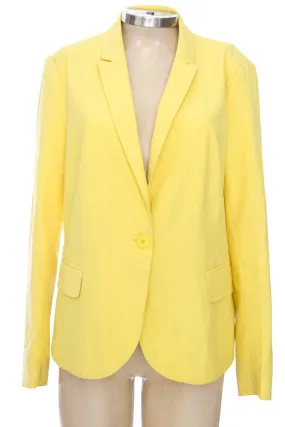 Chaqueta / Abrigo color Amarillo - Stradivarius