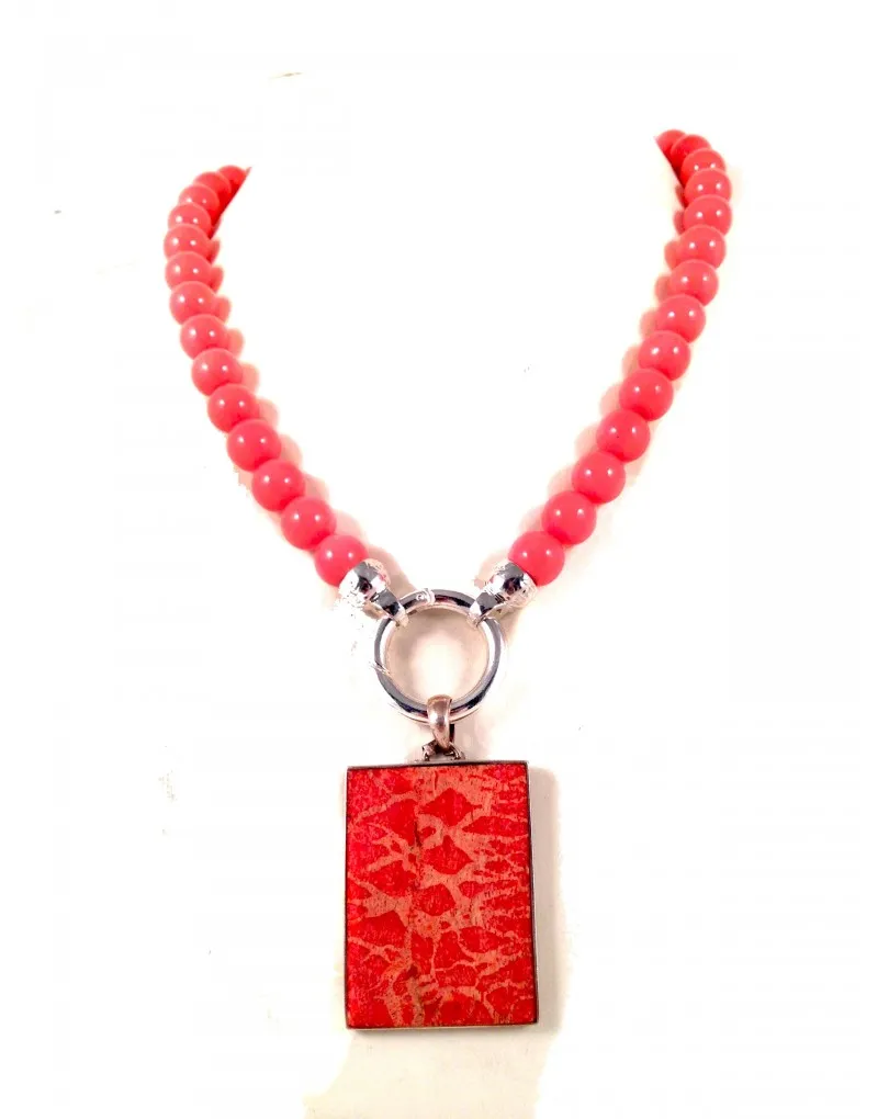 COLLAR PIEDRAS NATURAL CORAL CON COLGANTE  DE PLATA Y CORAL: MEDIDAS: LARGO DEL COLLAR 50CM, COLGANTE 4CM DIAMETRO