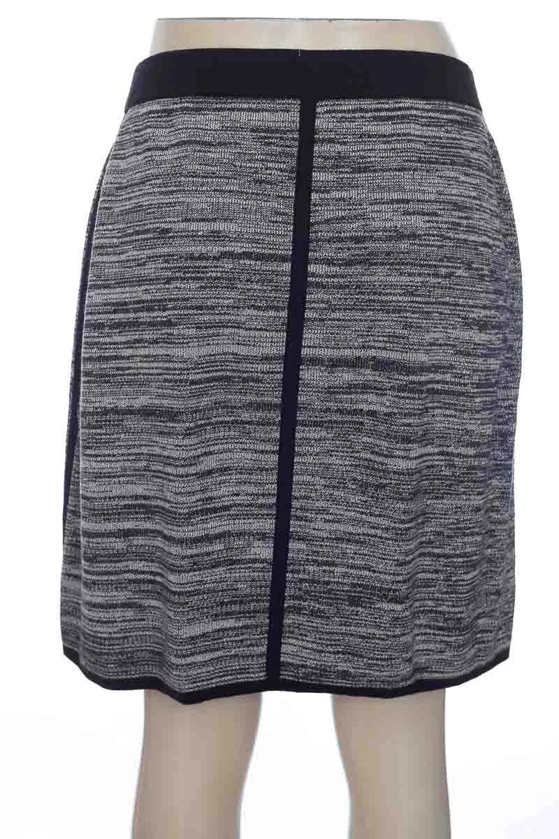 FALDA COLOR GRIS  ANN TAYLOR