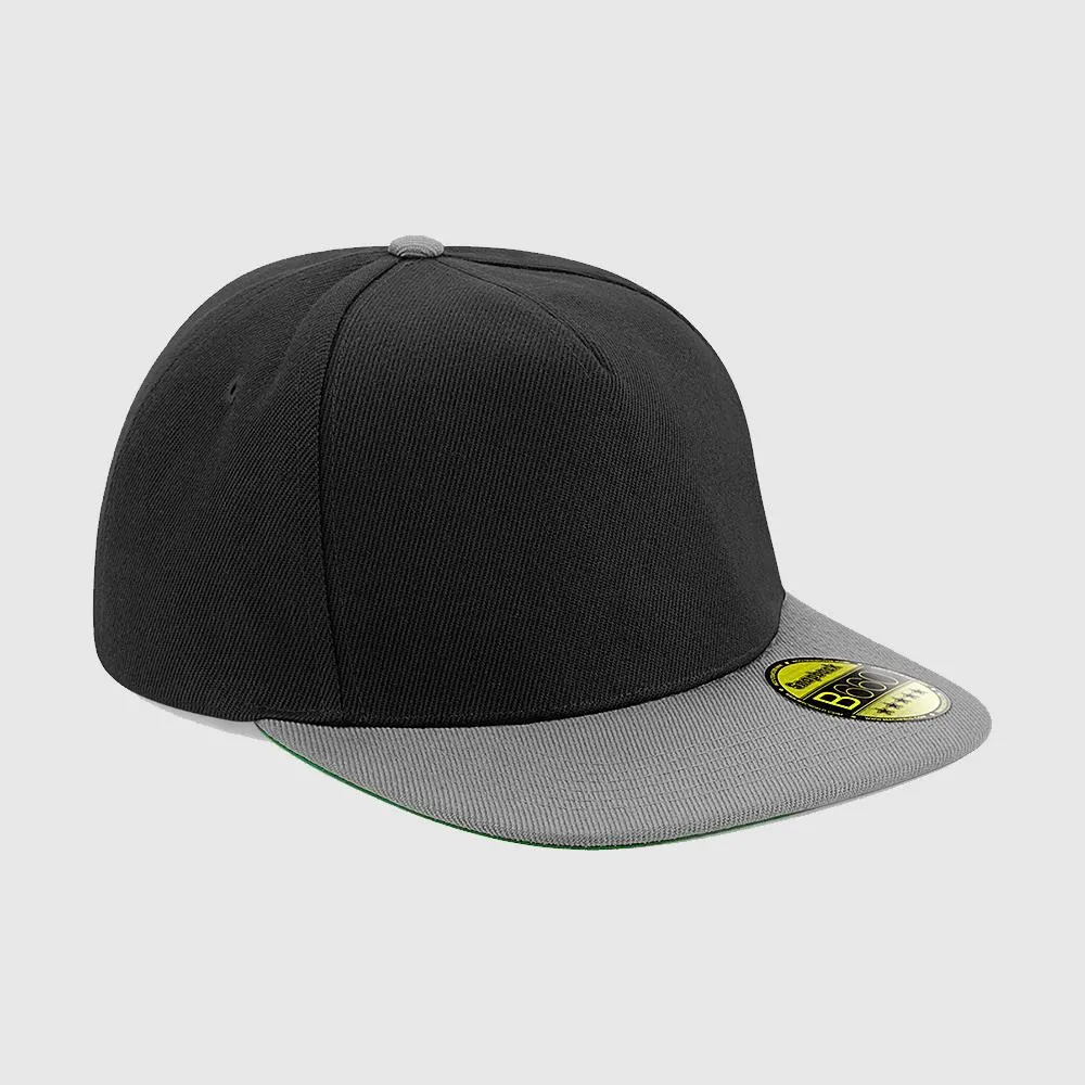 Gorra snapback color negro-gris. 