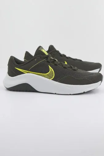 NIKE LEGEND ESSENTIAL 3 NN