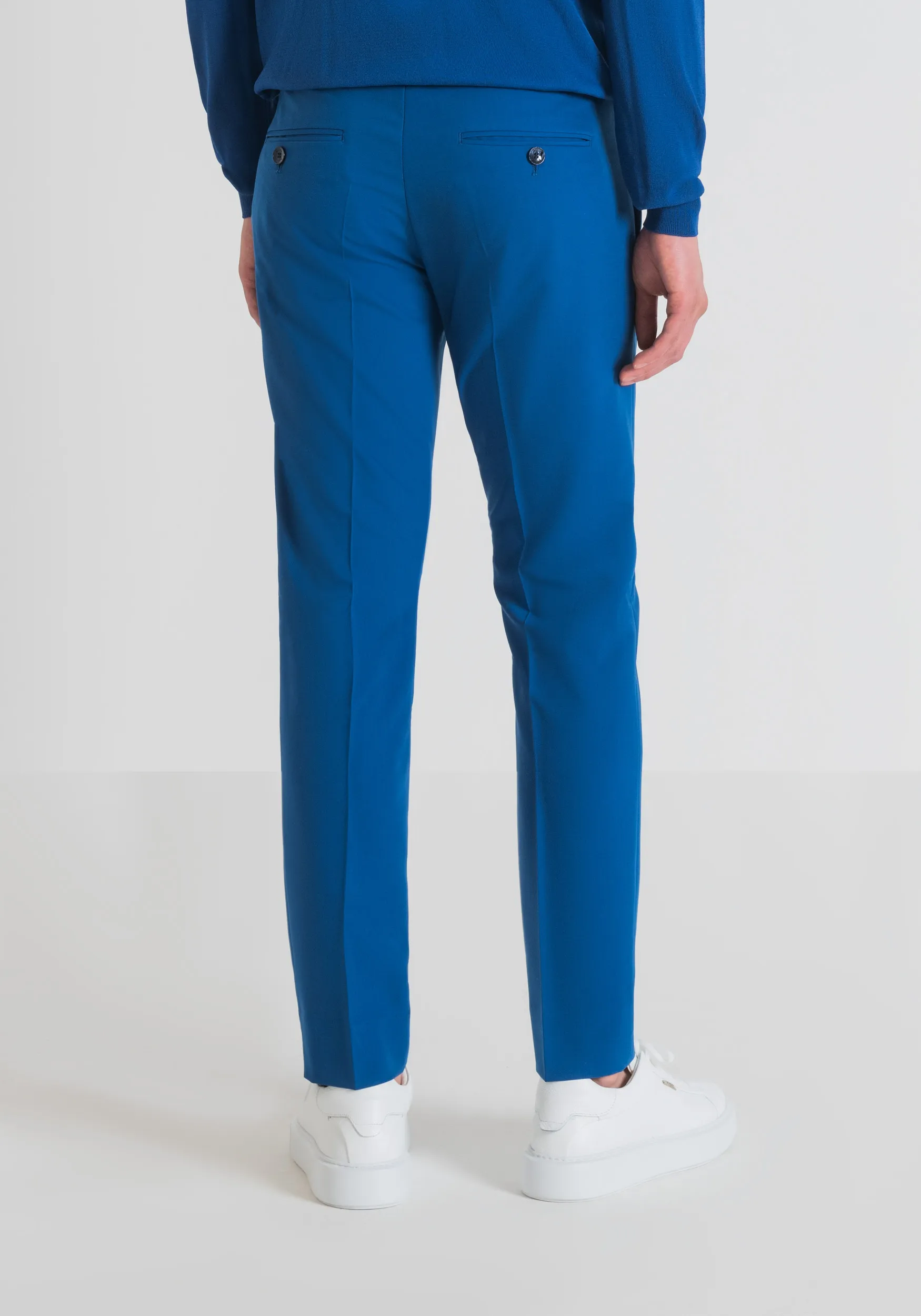 PANTALÓN SLIM FIT «BONNIE» DE TEJIDO DE MEZCLA DE VISCOSA ELÁSTICO