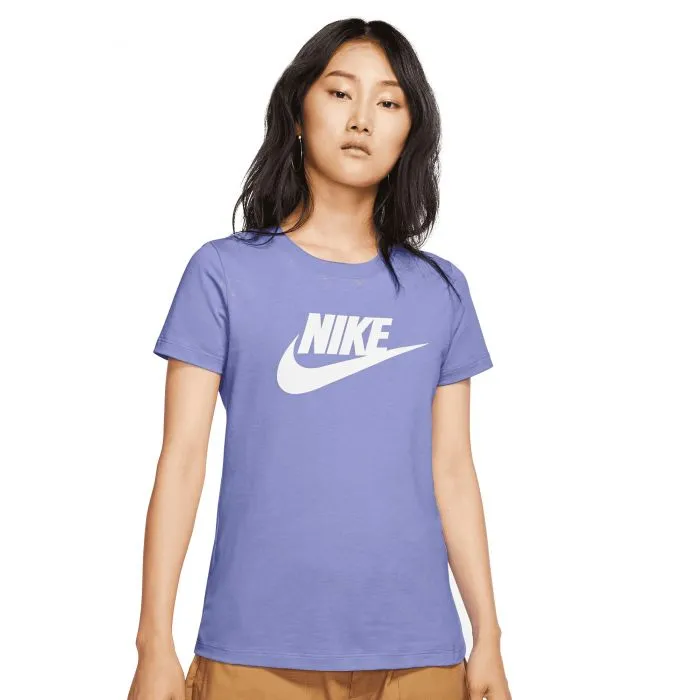 Remera Nike Sportswear Essential