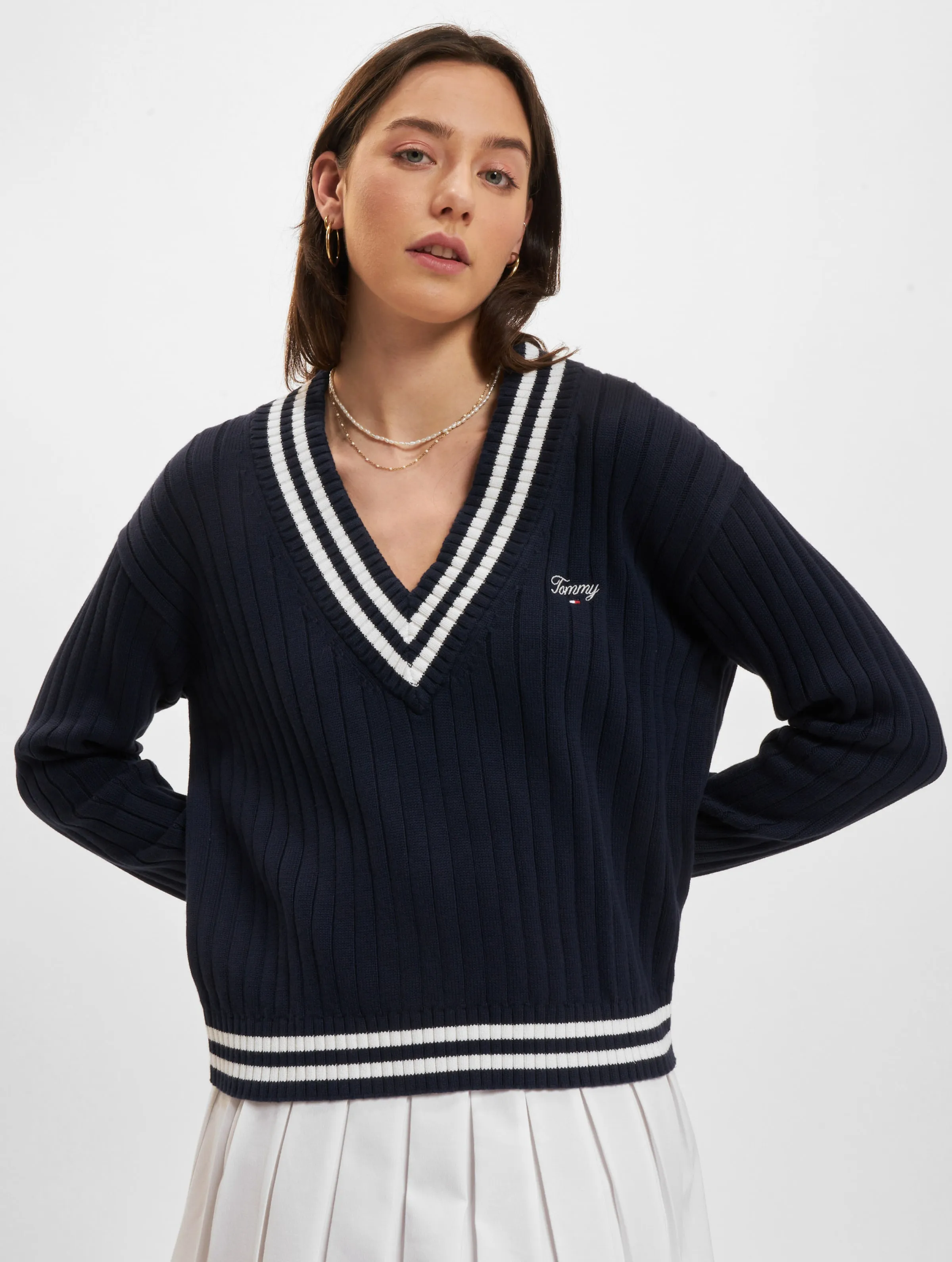 Tommy Jeans Script V Neck Rib