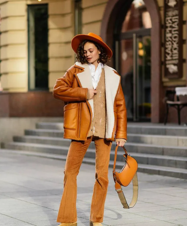 Twinset Brown corduroy flared pants with metallic logo